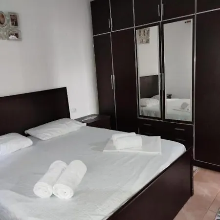Eloid Apartment *